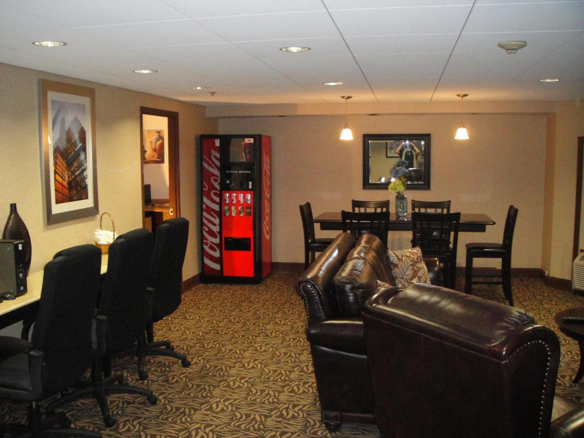 Quality Hotel Essington Esterno foto
