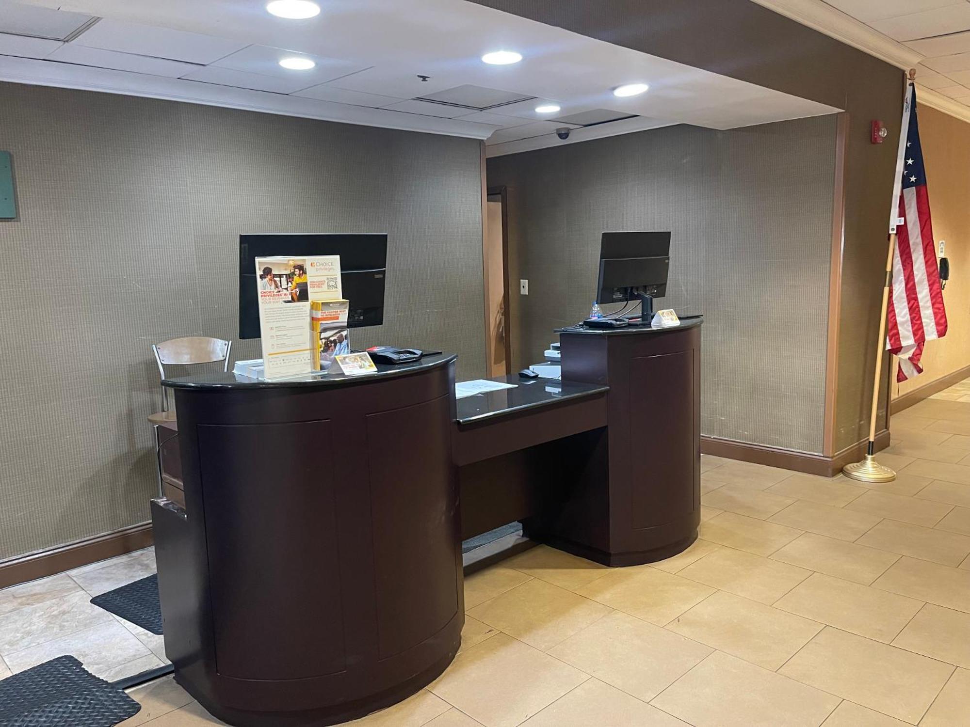 Quality Hotel Essington Esterno foto