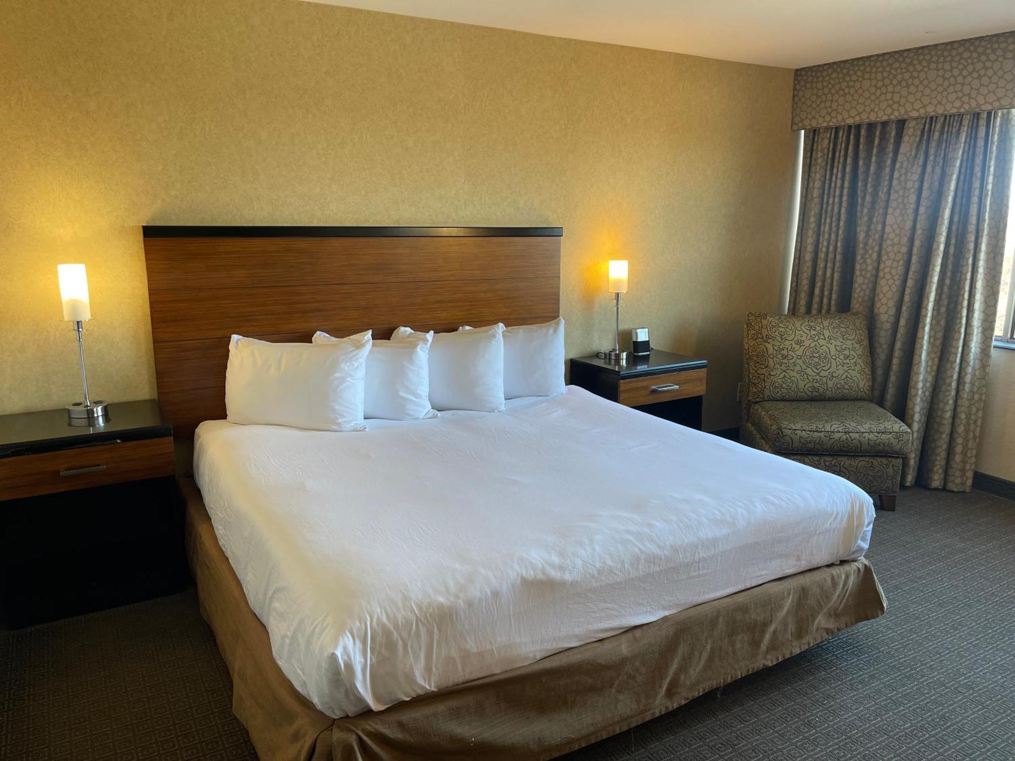 Quality Hotel Essington Esterno foto