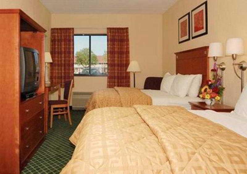 Quality Hotel Essington Esterno foto