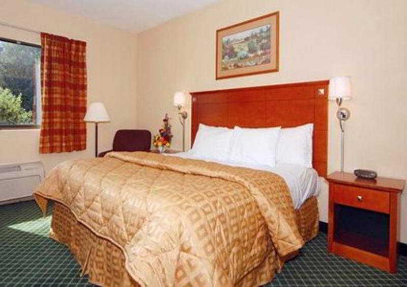 Quality Hotel Essington Esterno foto