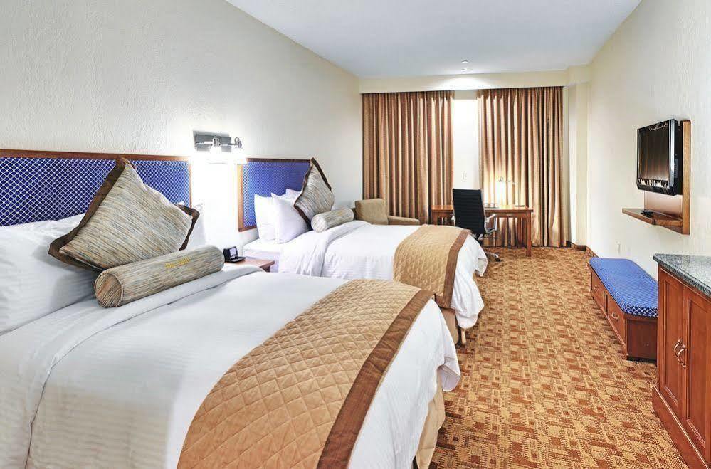 Quality Hotel Essington Esterno foto